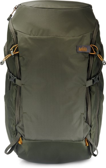 http://abrotherabroad.com/wp-content/uploads/2018/10/REI-Ruckpack-40-11.jpg