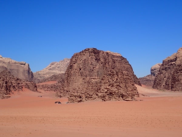 wadi rum bedouin camp tour