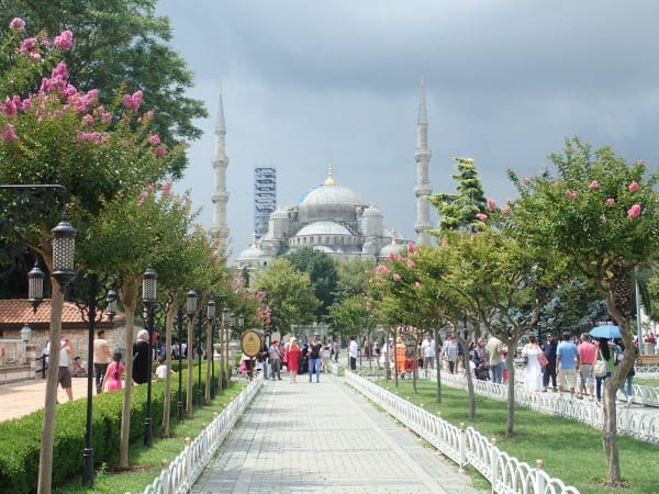 The Blue Mosque - Sultan Ahmet Mosqe - Istanbul | Backpacking Turkey